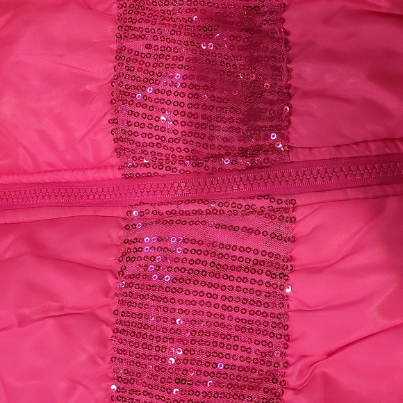 2 puffer Vests - Picture 6 of 7